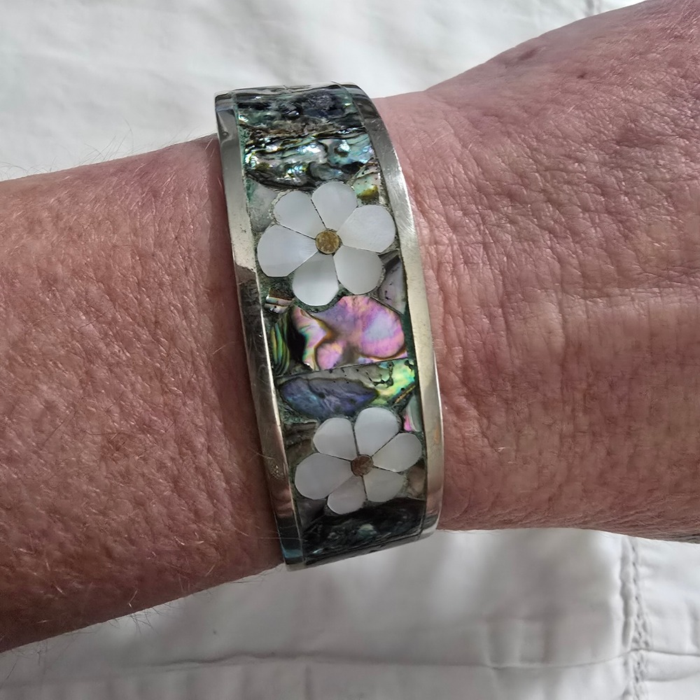 Vintage Sterling Silver Hecho En Mexico Mosaic Shell Inlay Cuff Bracelet